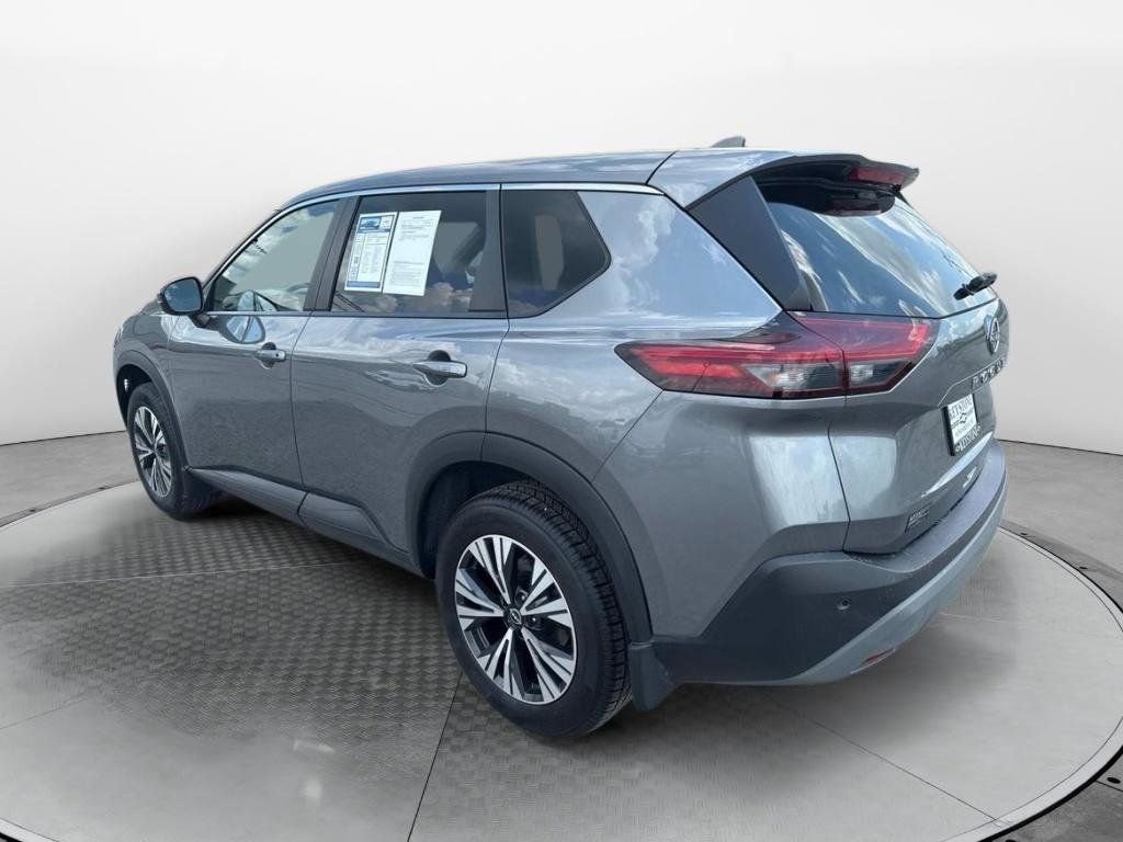 Used 2023 Nissan Rogue SV image 5