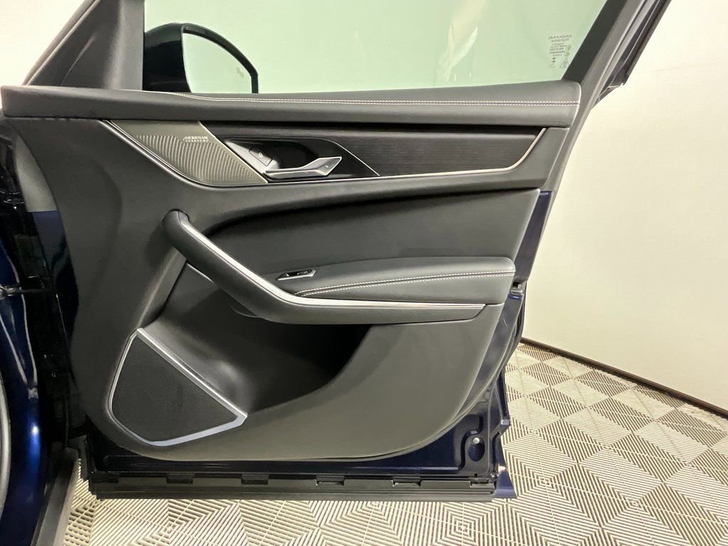 Certified 2025 Jaguar F-PACE R-Dynamic S image 21