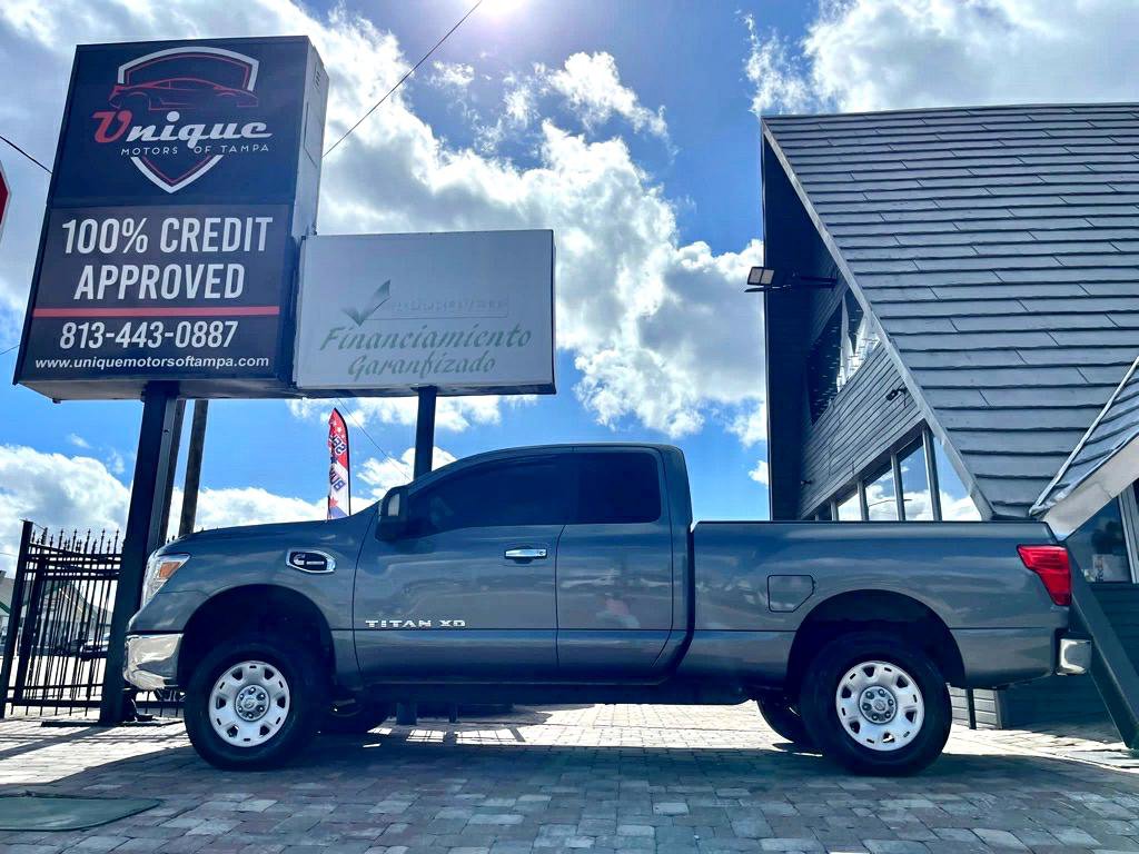 Used 2017 Nissan Titan SV AWD/4WD image 7