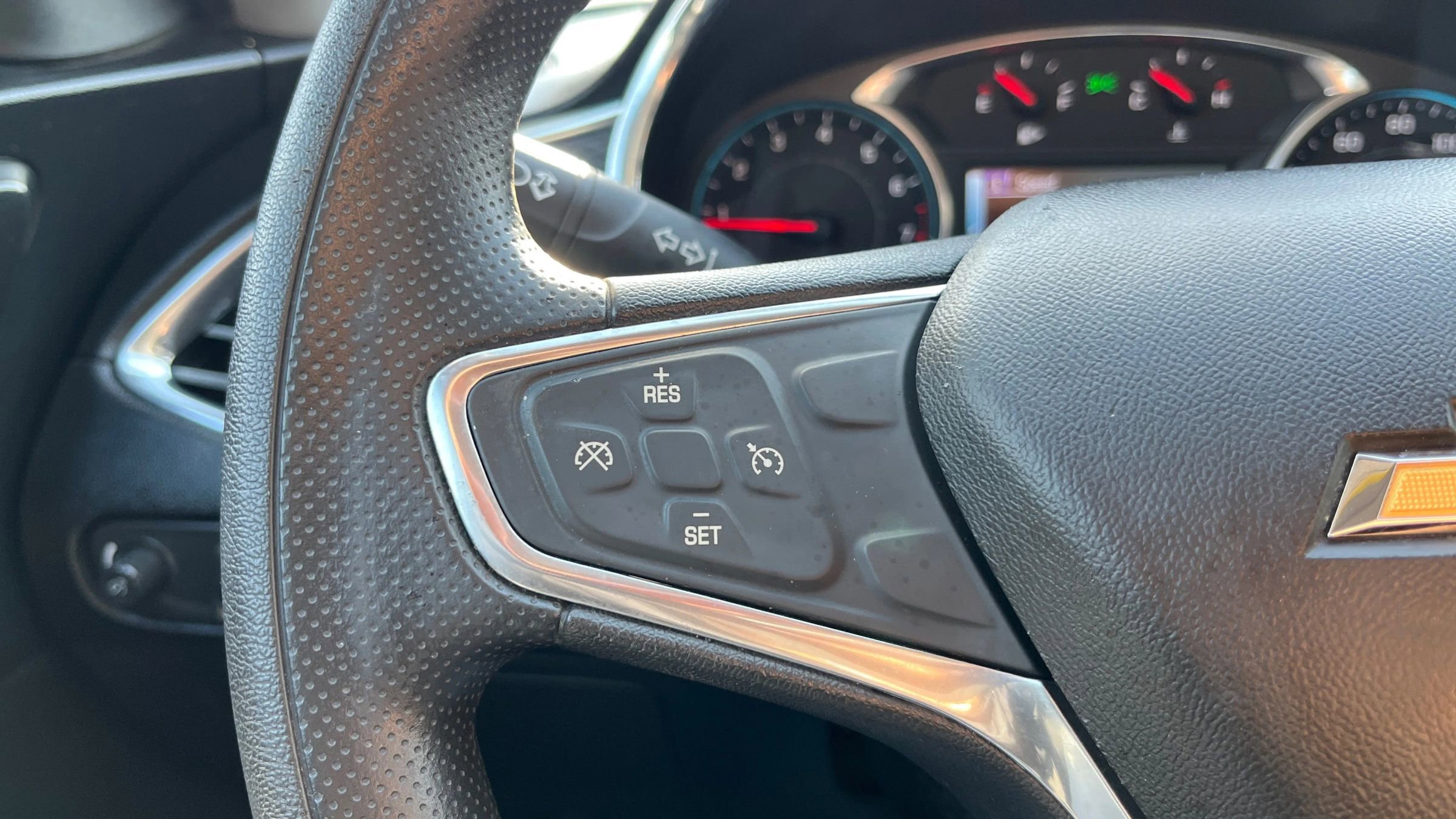 Used 2017 Chevrolet Malibu LT image 25