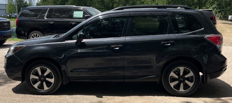 Used 2017 Subaru Forester 2.5i Limited w/ Popular Package #2 AWD/4WD image 4