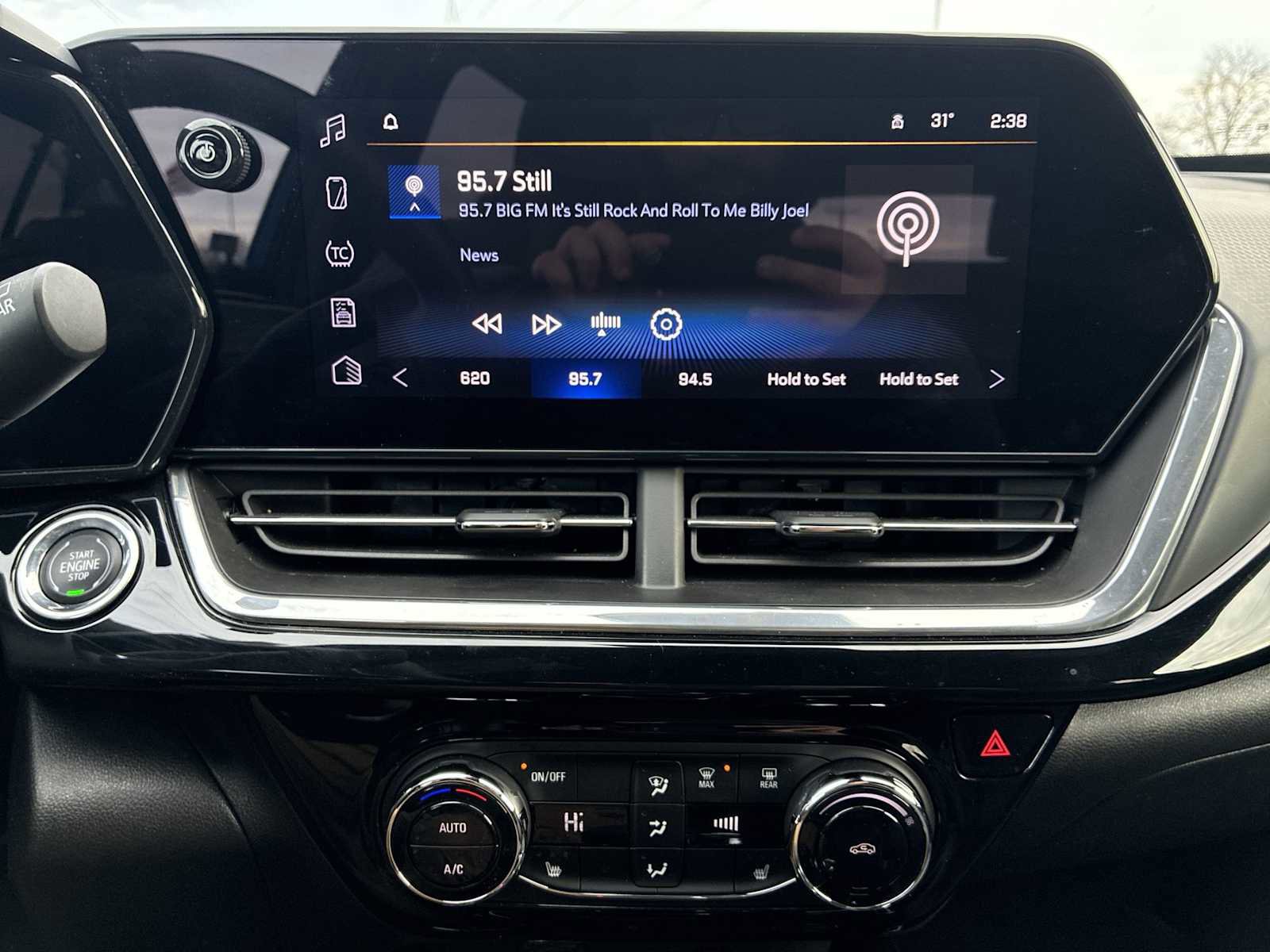 Certified 2024 Chevrolet Trax RS w/ Driver Confidence Package image 13