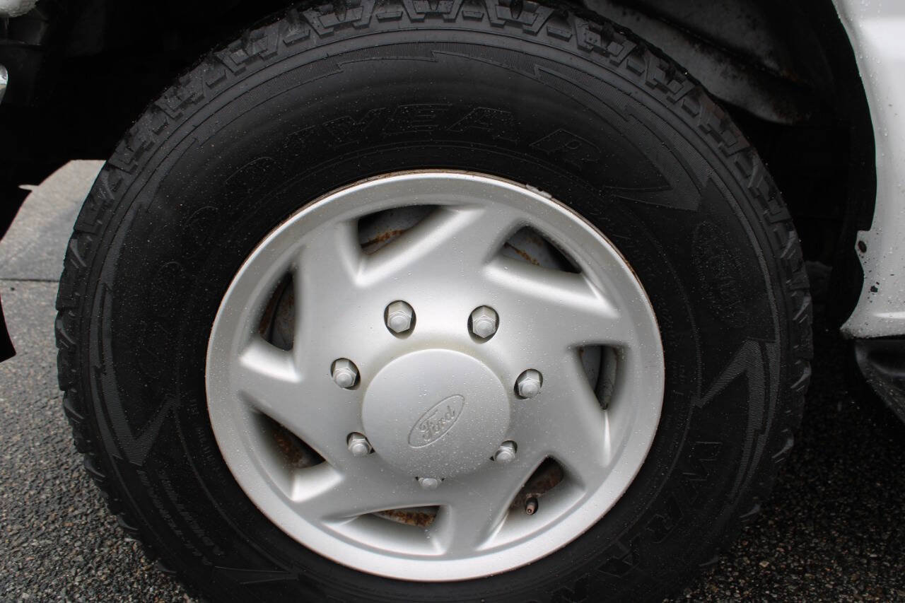 Used 2003 Ford E-350 and Econoline 350 XL RWD image 6