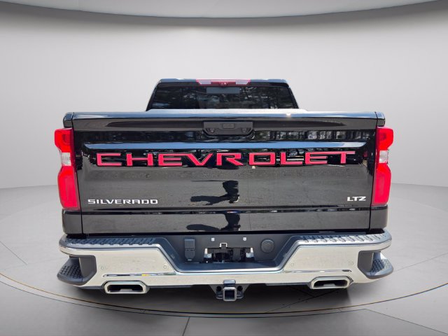 Used 2022 Chevrolet Silverado 1500 LTZ w/ LTZ Premium Package AWD/4WD image 7