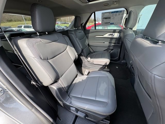 New 2026 Ford Explorer Active w/ Active Comfort Package AWD/4WD image 32