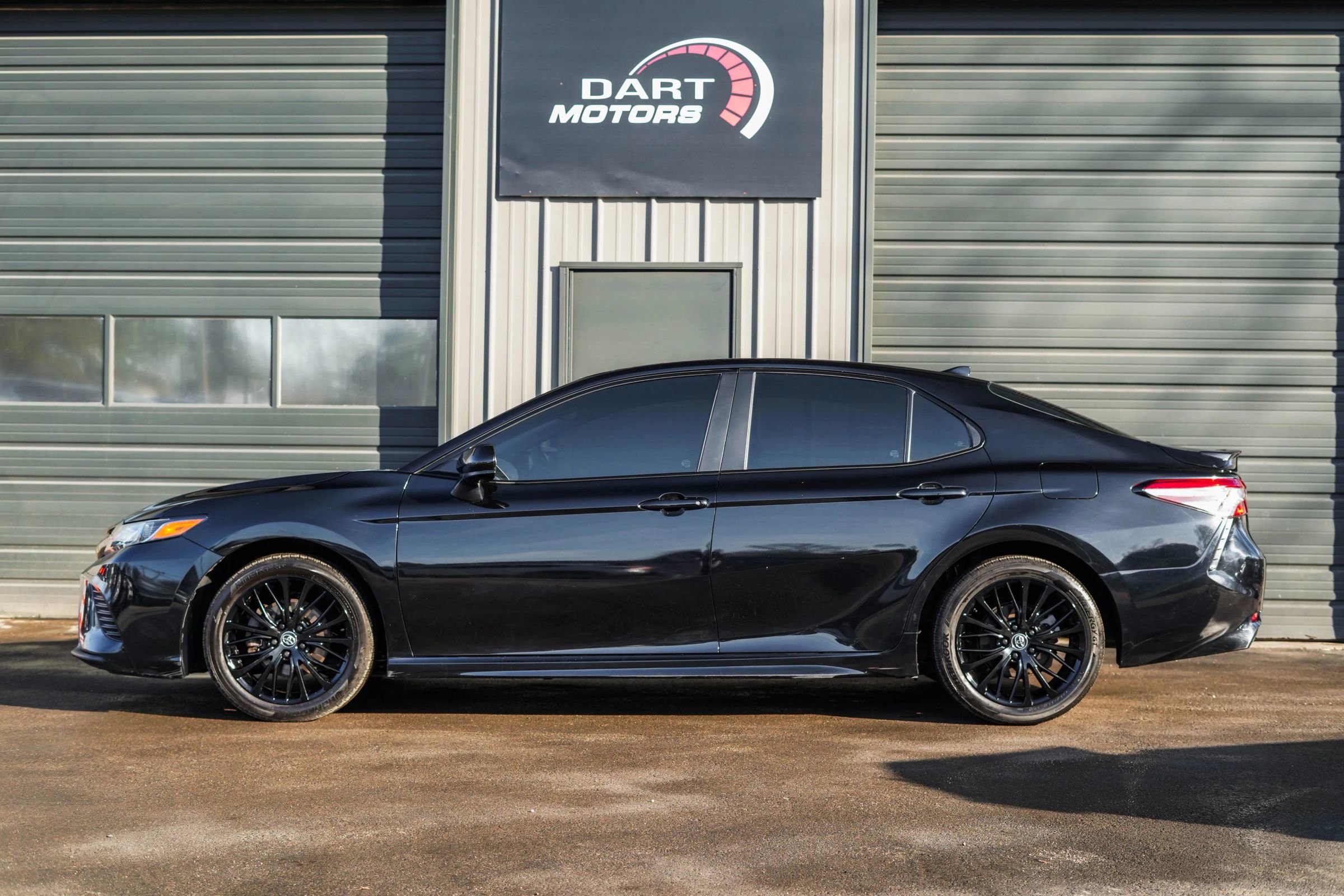 Used 2020 Toyota Camry SE FWD image 4