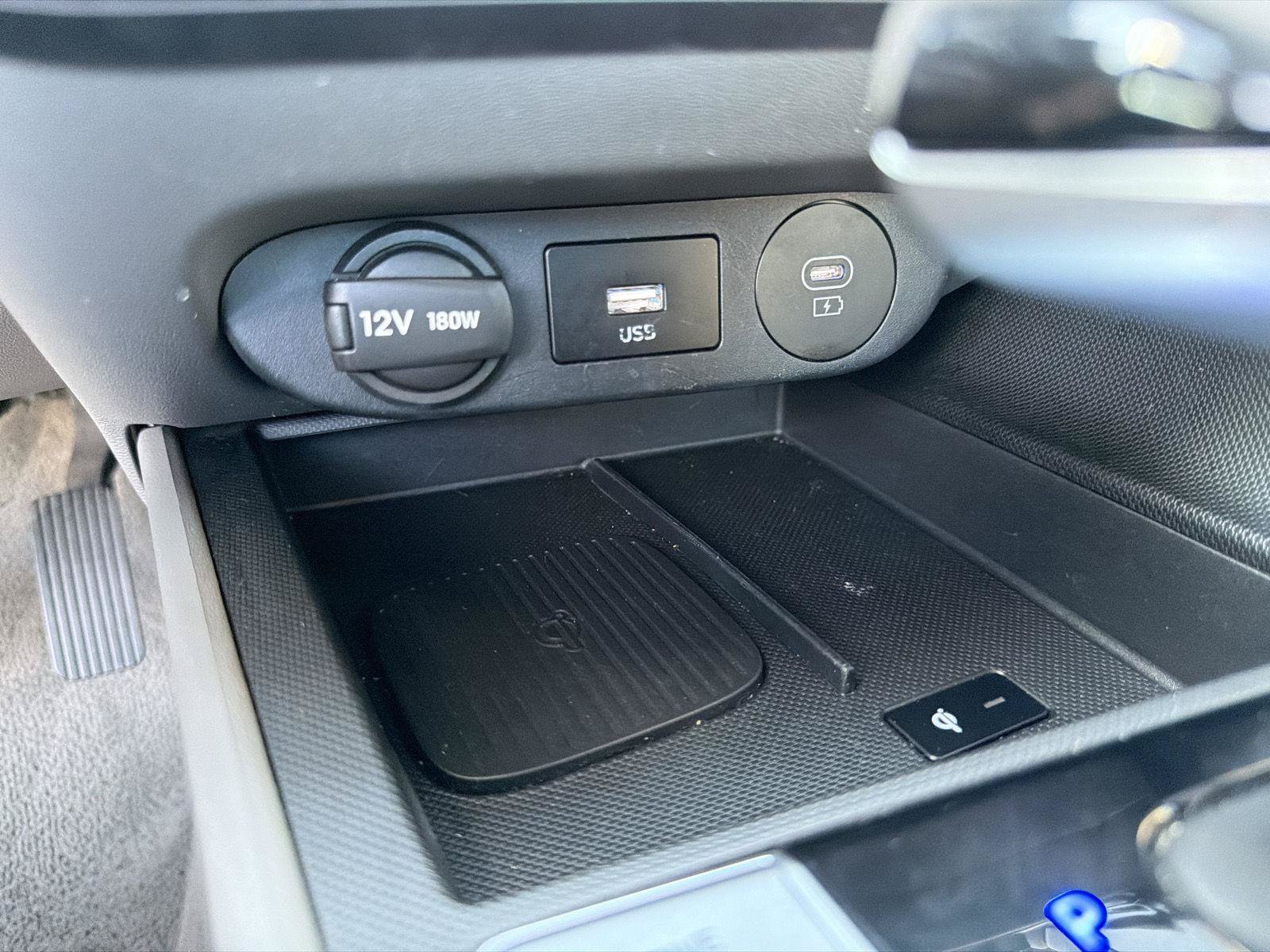 Used 2025 Hyundai Elantra SEL FWD image 27