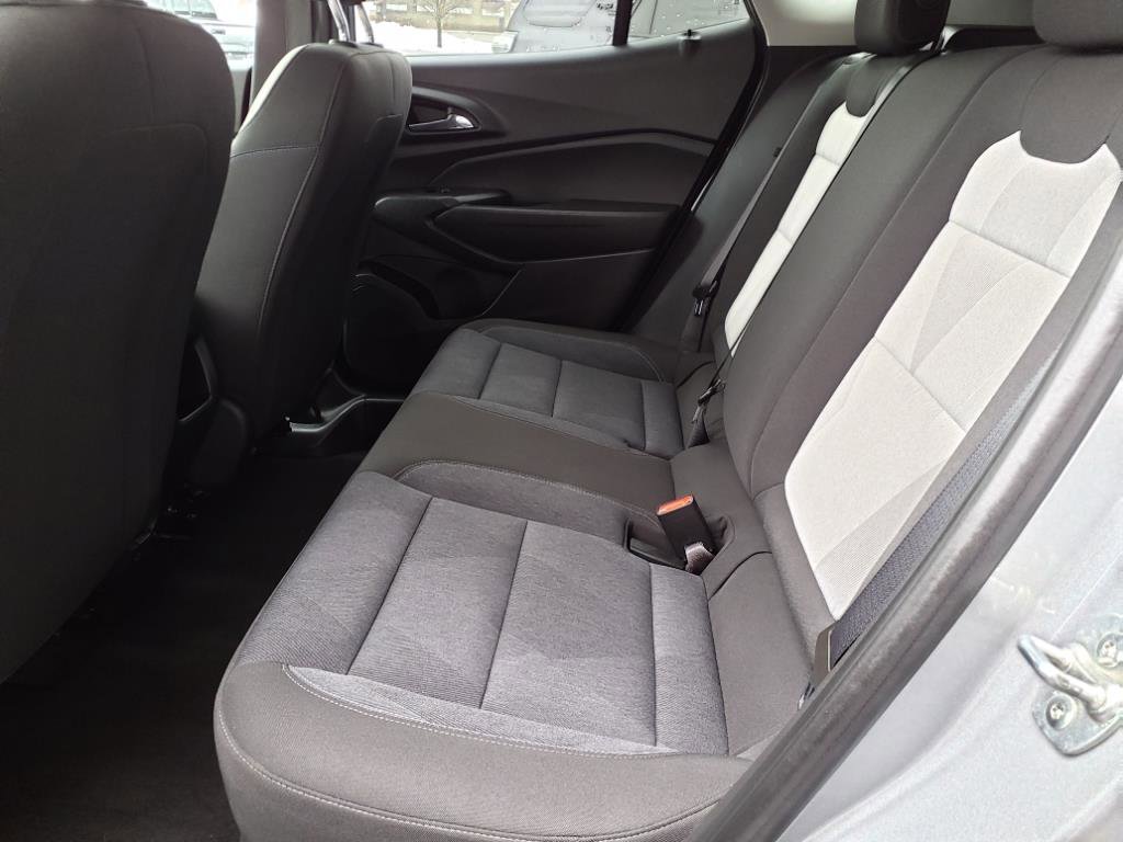 Used 2024 Chevrolet Trax LS w/ LS Convenience Package image 8