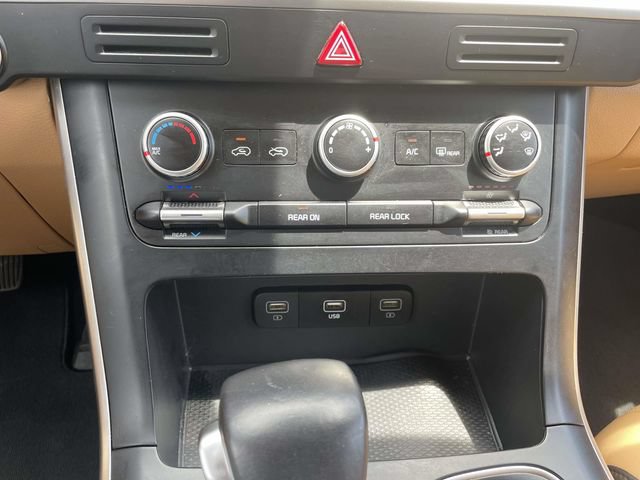 Certified 2024 Kia Carnival LX FWD image 28