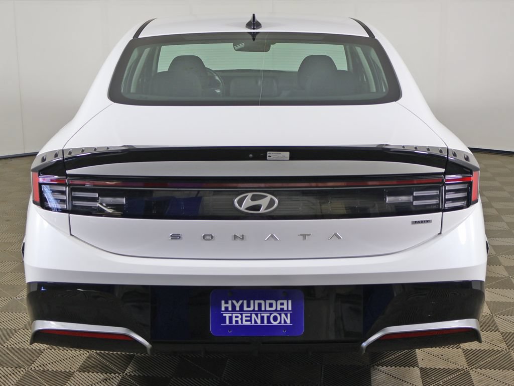 Used 2025 Hyundai Sonata SEL FWD image 11