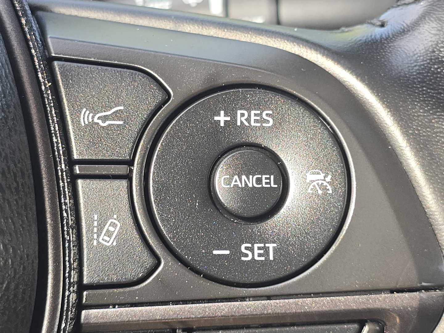 Used 2022 Toyota Camry SE w/ Convenience Package image 31