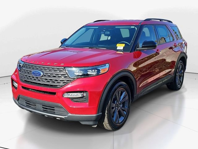 Used 2023 Ford Explorer XLT w/ Equipment Group 202A image 7