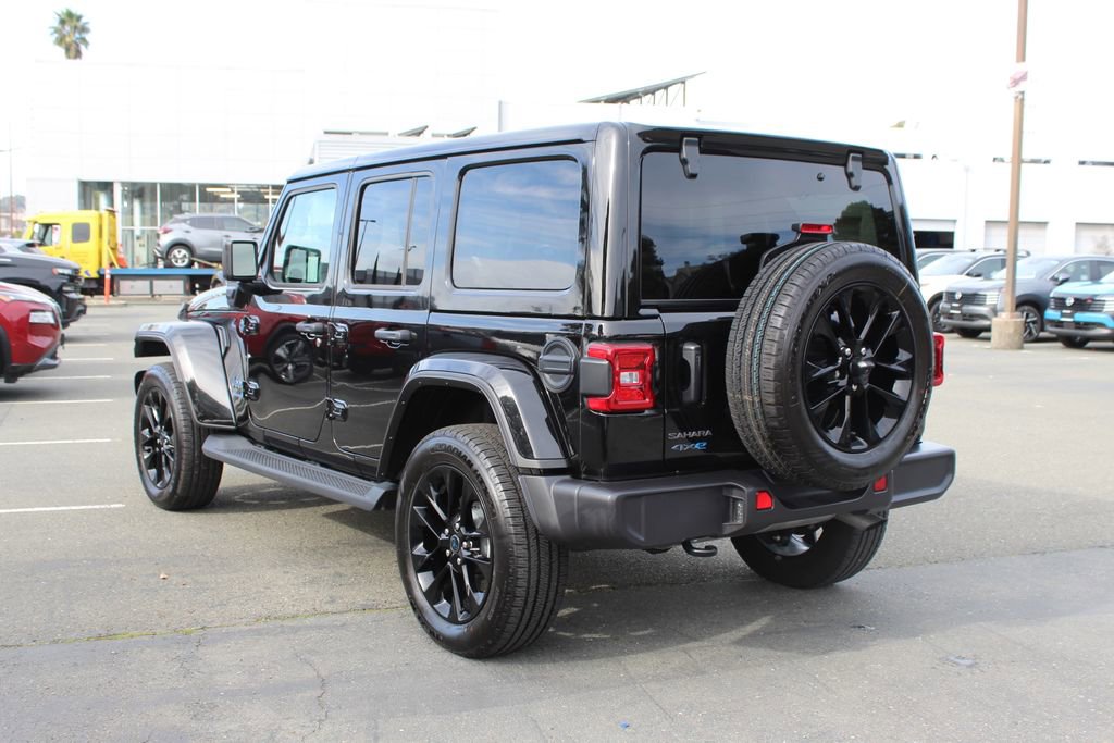 Used 2025 Jeep Wrangler Unlimited Sahara image 9