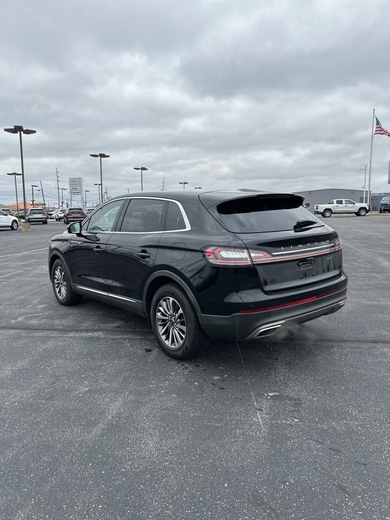 Used 2019 Lincoln Nautilus Select image 11