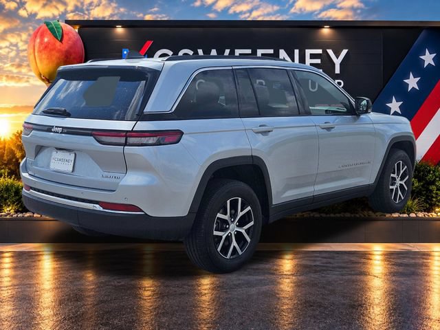 Used 2024 Jeep Grand Cherokee Limited AWD/4WD image 5