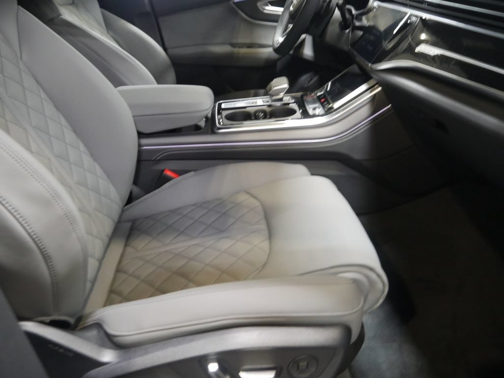New 2026 Audi SQ8 Premium Plus AWD/4WD image 19