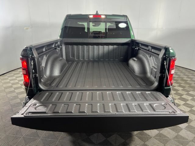 New 2026 RAM 1500 Big Horn w/ Night Edition AWD/4WD image 7