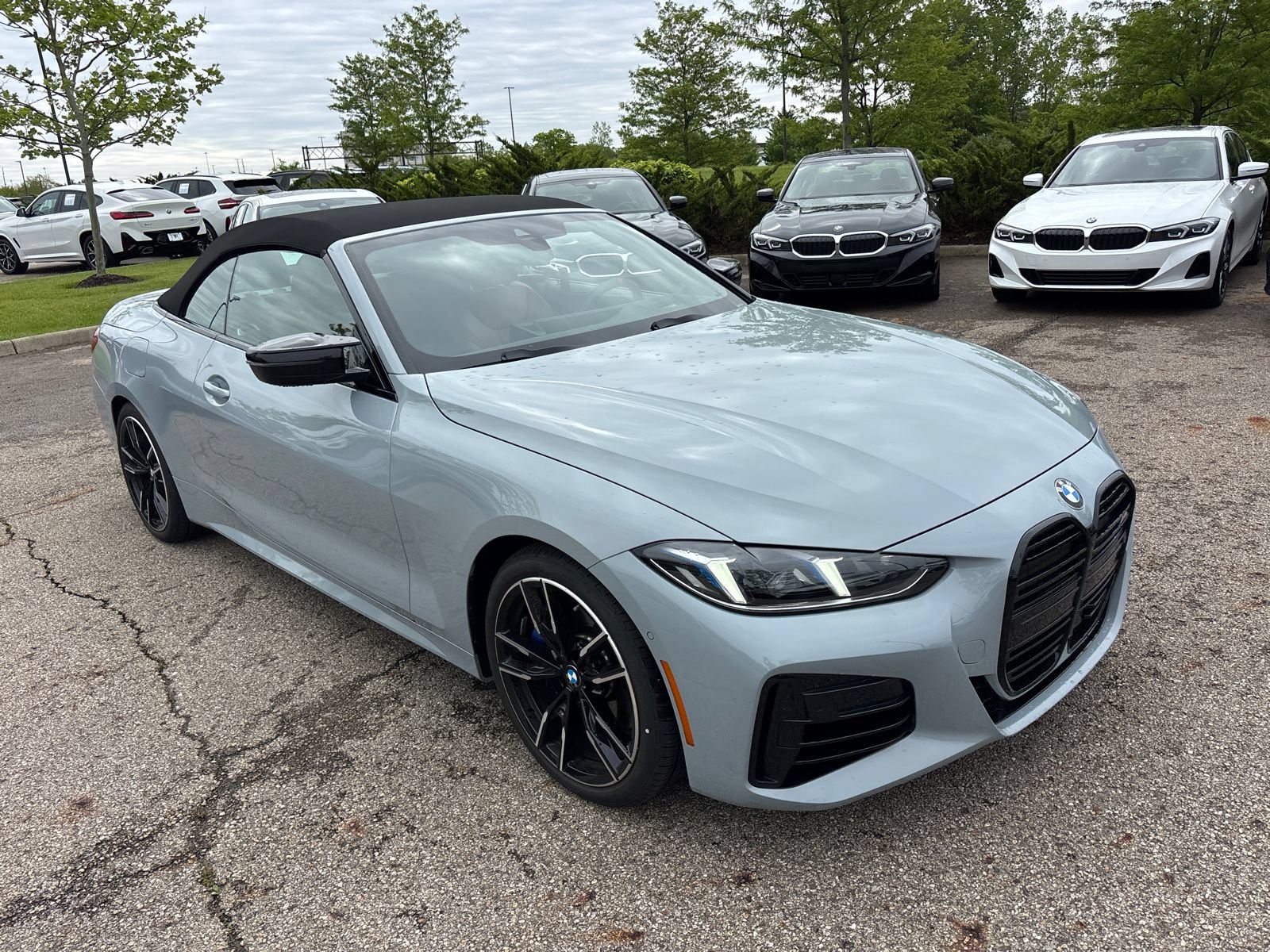 Used 2026 BMW M440i Convertible RWD image 3