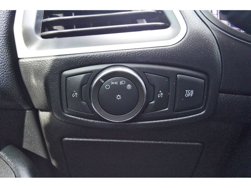 Used 2022 Ford Edge SE w/ Black Appearance Package AWD/4WD image 18