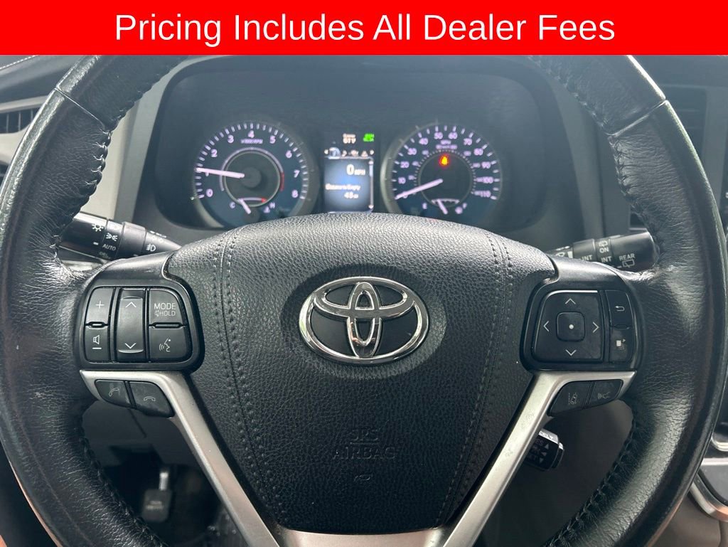 Used 2019 Toyota Sienna XLE FWD image 3