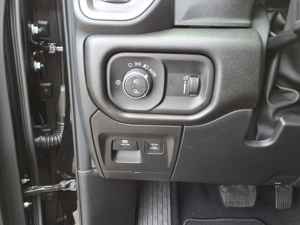 New 2026 RAM 1500 Express image 17