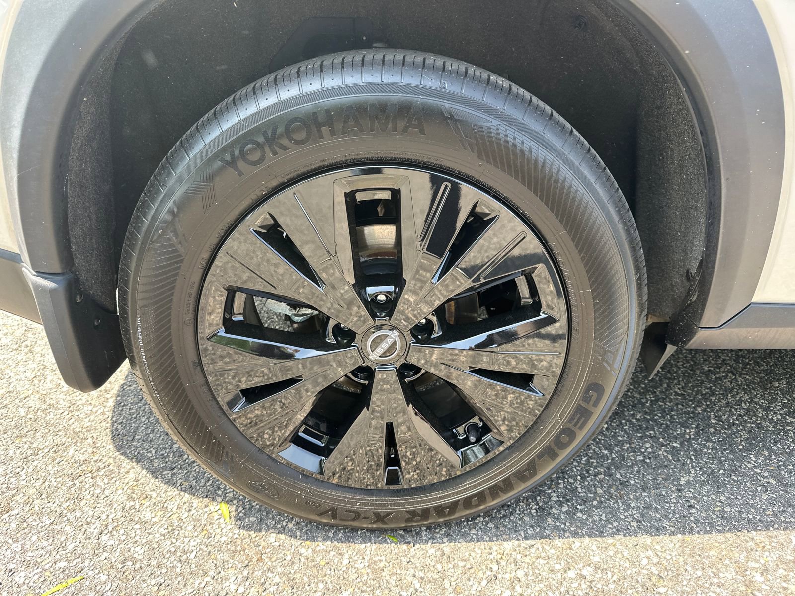 Used 2023 Nissan Rogue SV image 15