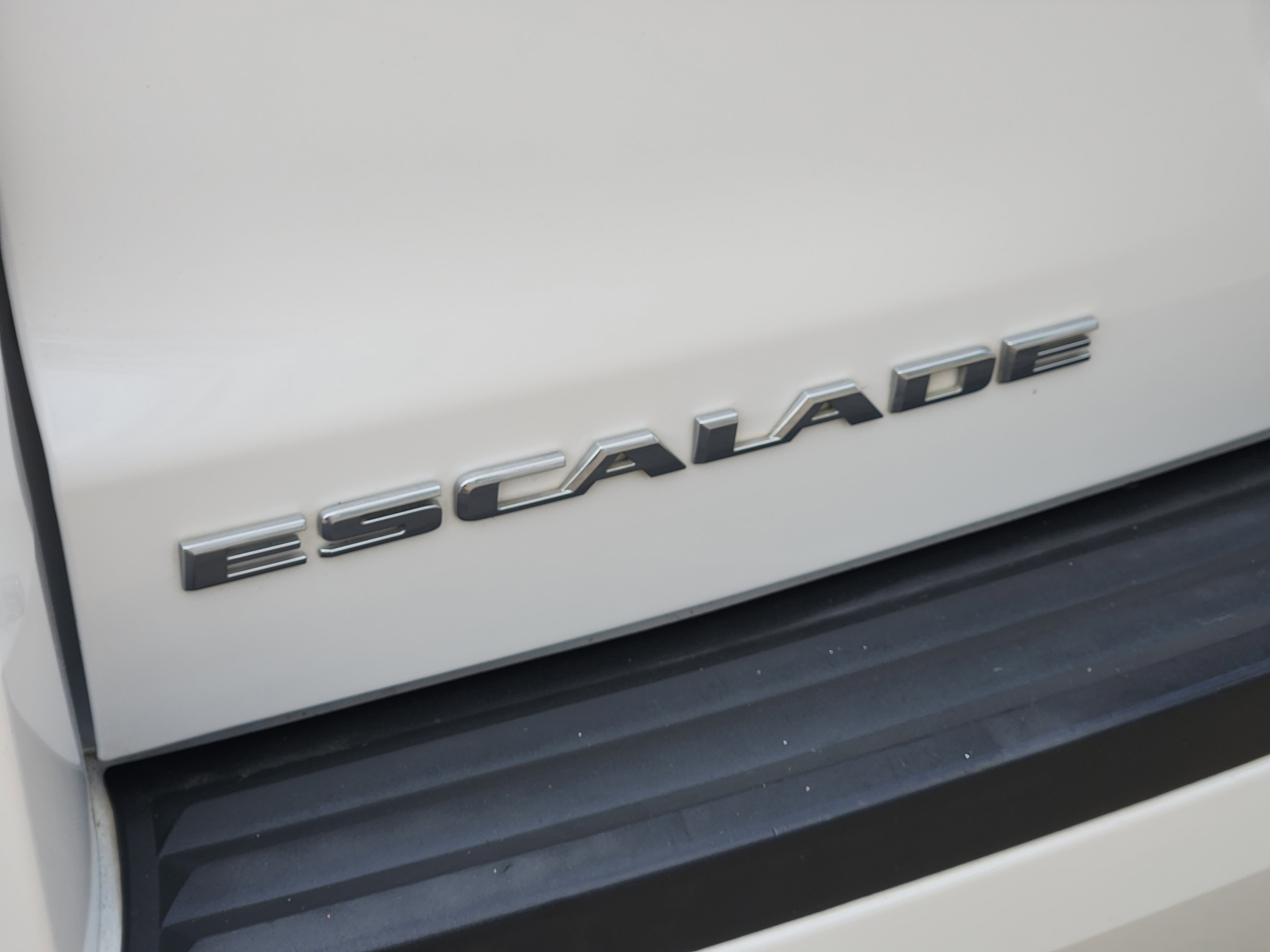 Used 2018 Cadillac Escalade ESV Premium Luxury AWD/4WD image 36