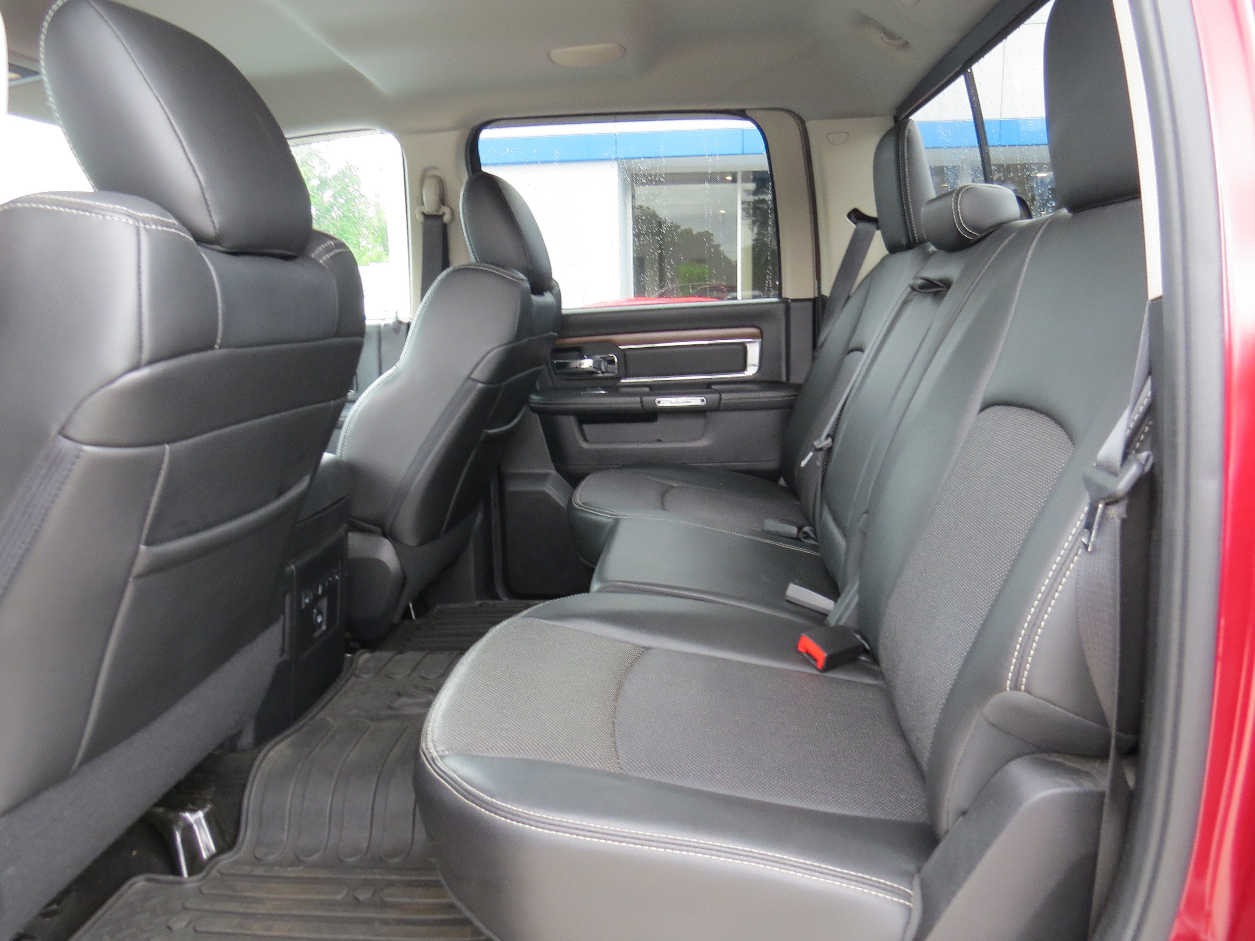 Used 2015 RAM 1500 Laramie w/ Convenience Group AWD/4WD image 16