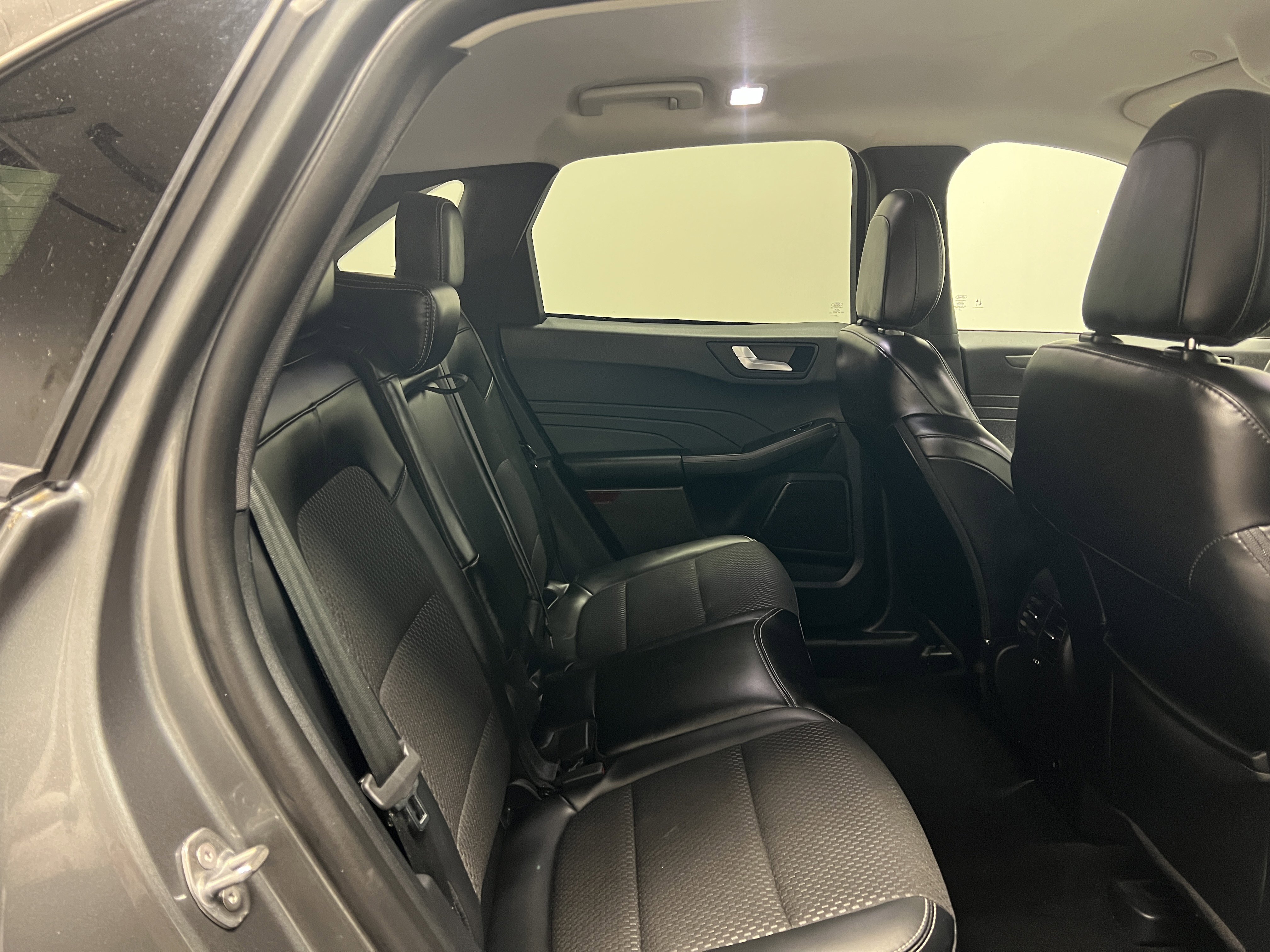 Used 2024 Ford Escape SE image 16