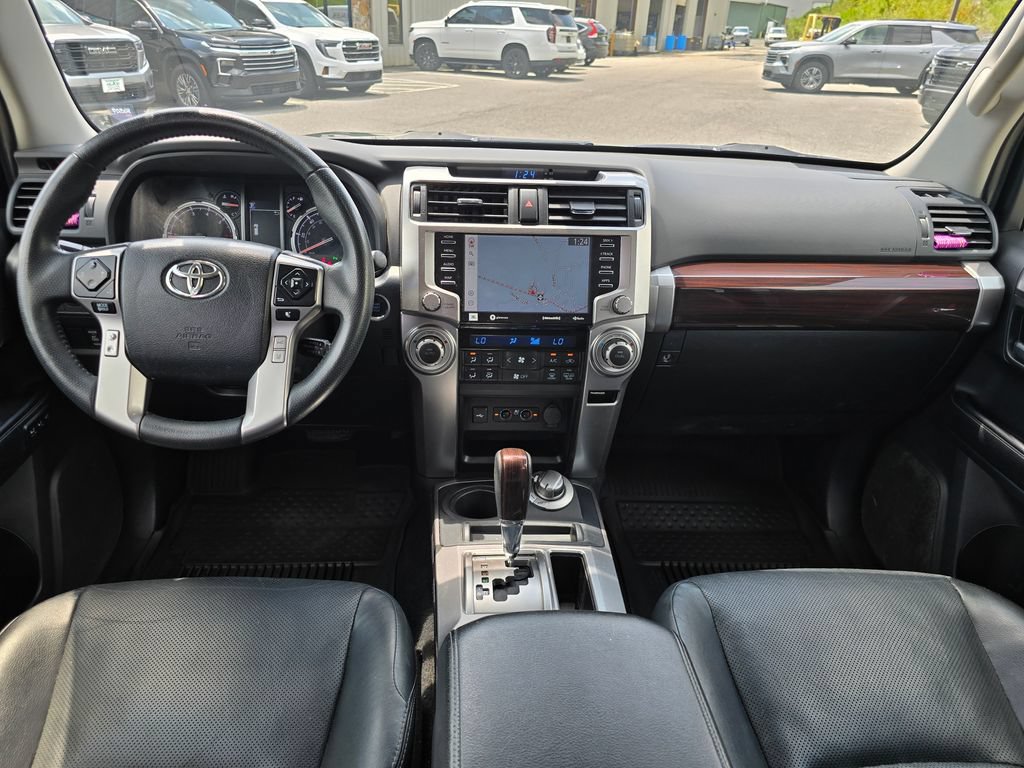 Used 2022 Toyota 4Runner Limited AWD/4WD image 5