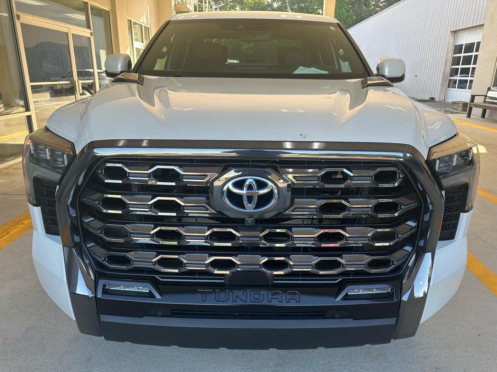 Used 2024 Toyota Tundra Platinum AWD/4WD image 9