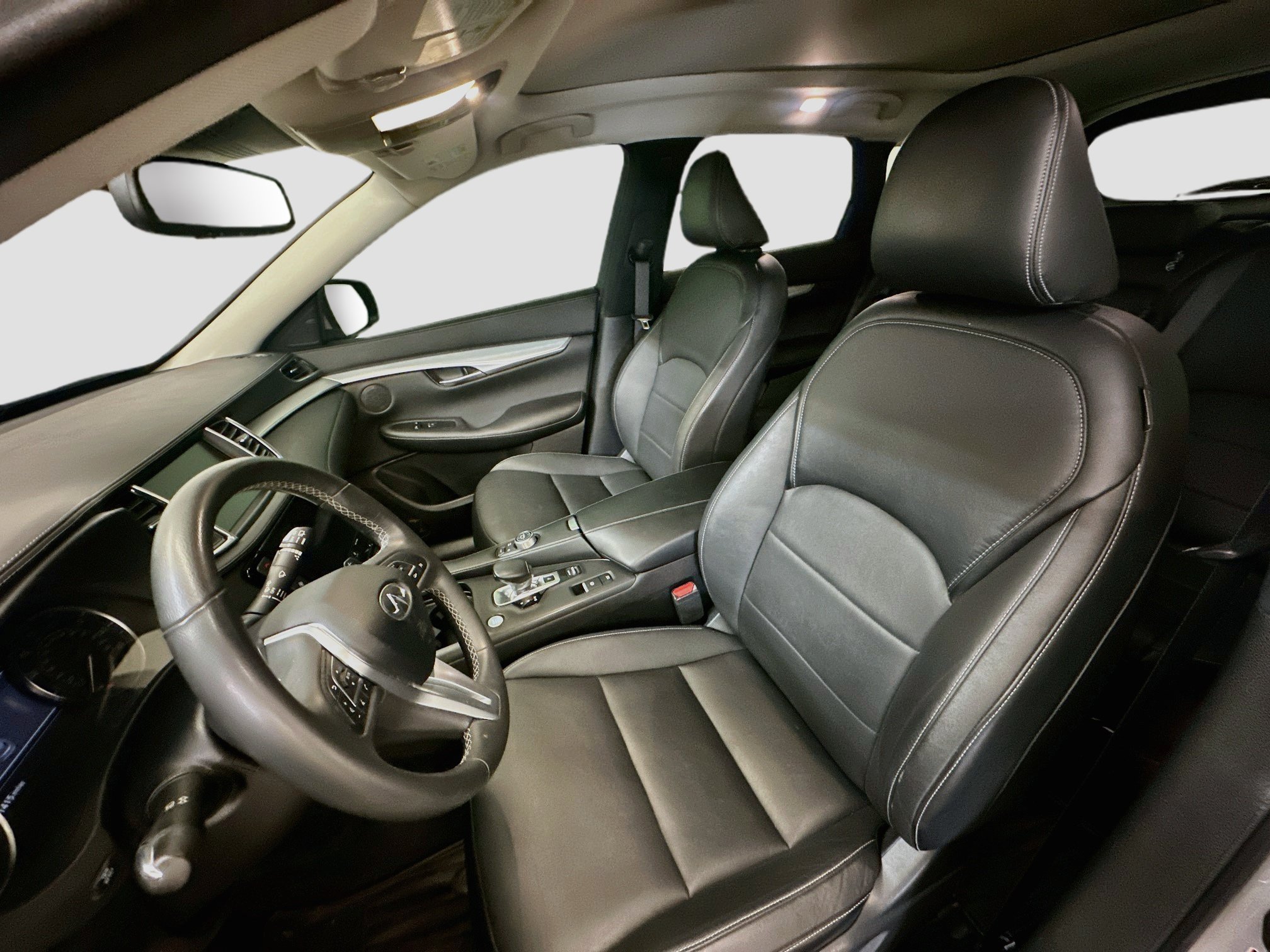 Used 2019 INFINITI QX50 Luxe w/ Navigation Package AWD/4WD image 13
