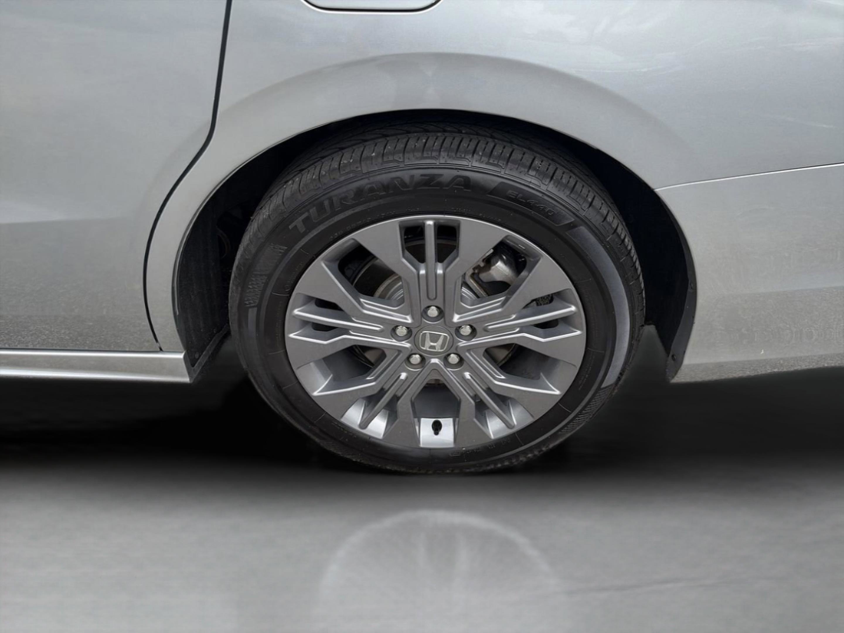 Certified 2025 Honda Odyssey Touring image 26