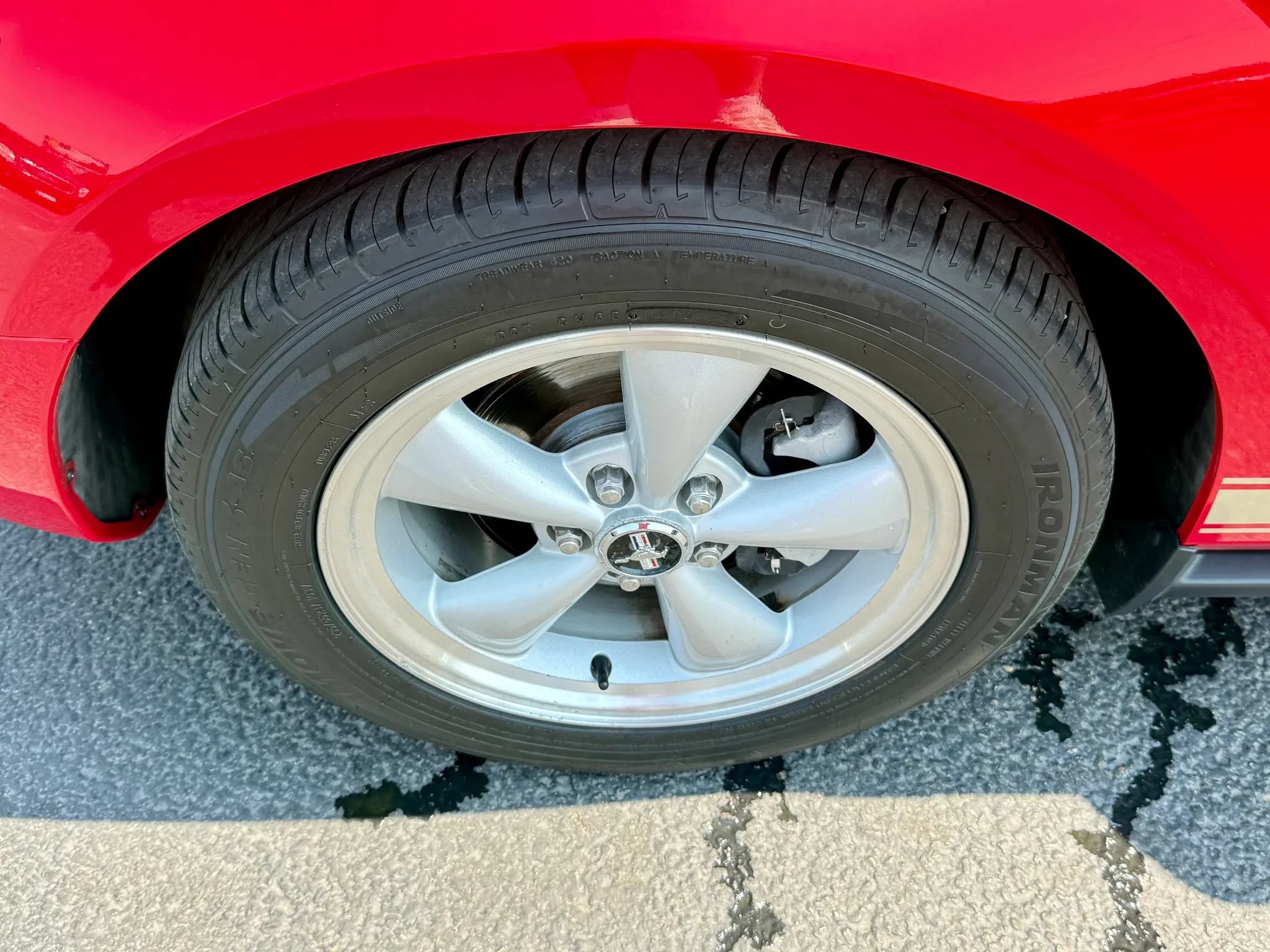 Used 2008 Ford Mustang Convertible RWD image 29