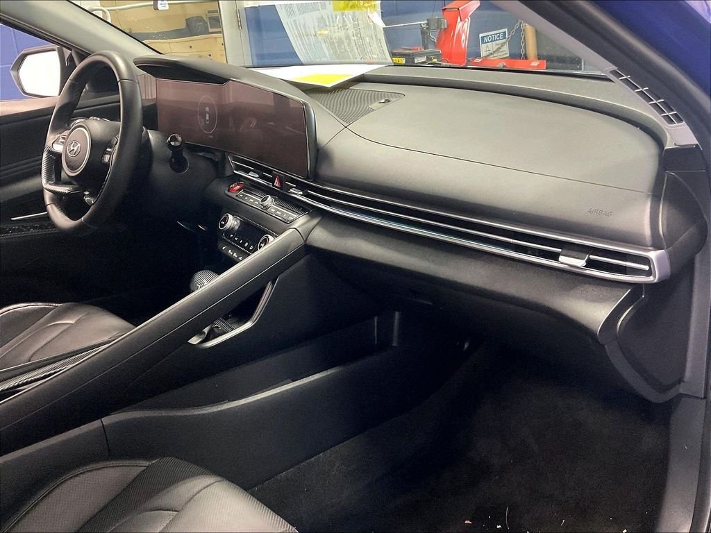 Certified 2023 Hyundai Elantra Limited FWD image 14