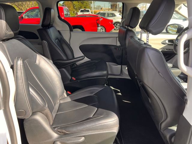 Used 2024 Chrysler Pacifica Select image 27