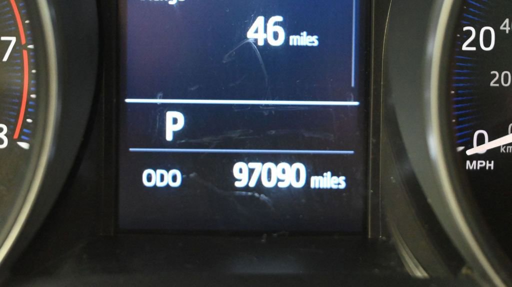 Used 2019 Toyota C-HR Limited FWD image 38
