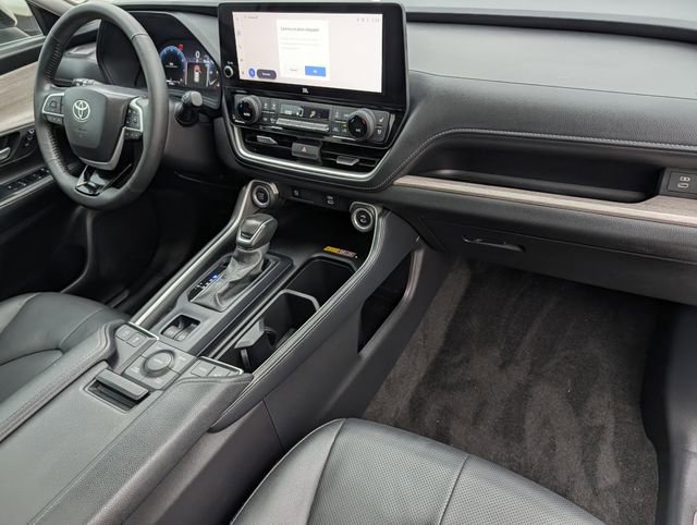 Used 2024 Toyota Grand Highlander AWD image 35