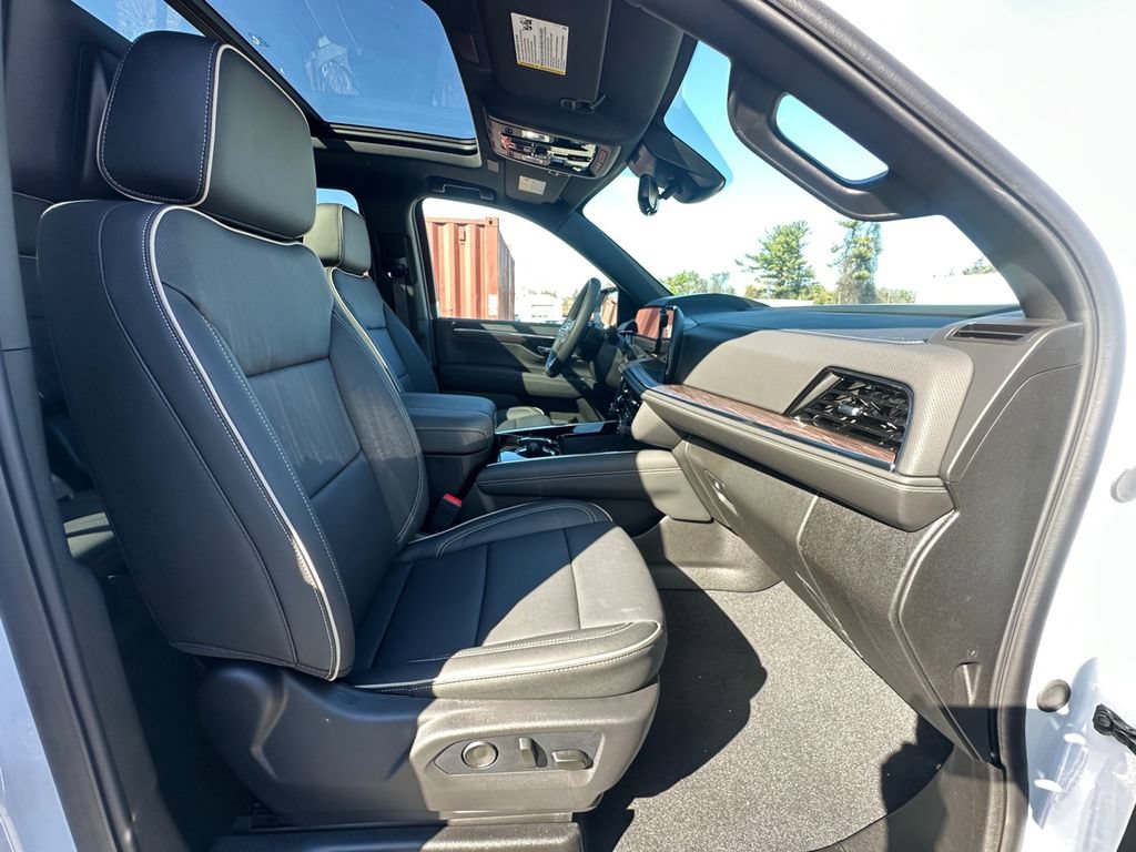 New 2026 Chevrolet Suburban Premier AWD/4WD image 31