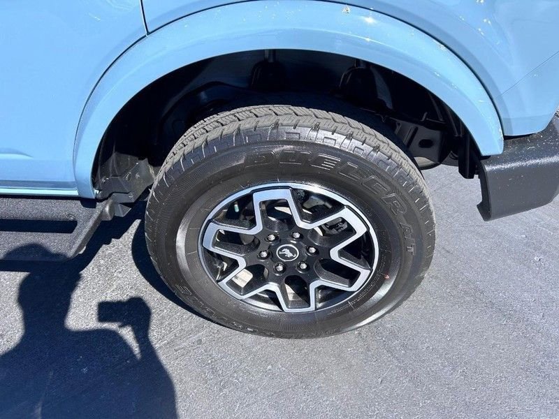 Used 2023 Ford Bronco Outer Banks image 7