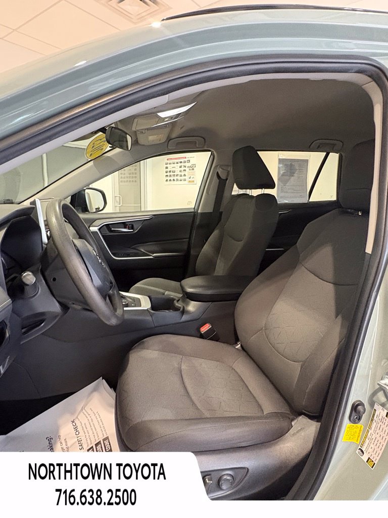 Used 2023 Toyota RAV4 XLE AWD/4WD image 17