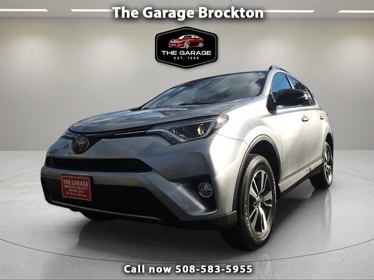 Used 2018 Toyota RAV4 XLE AWD/4WD image 1