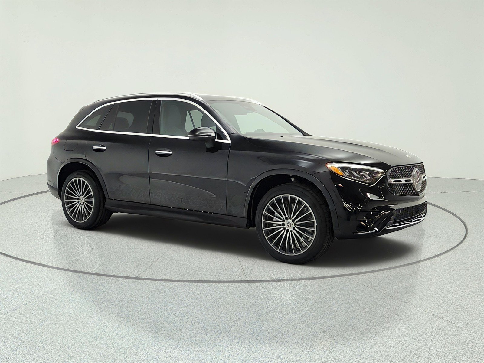 Used 2023 Mercedes-Benz GLC 300 image 3