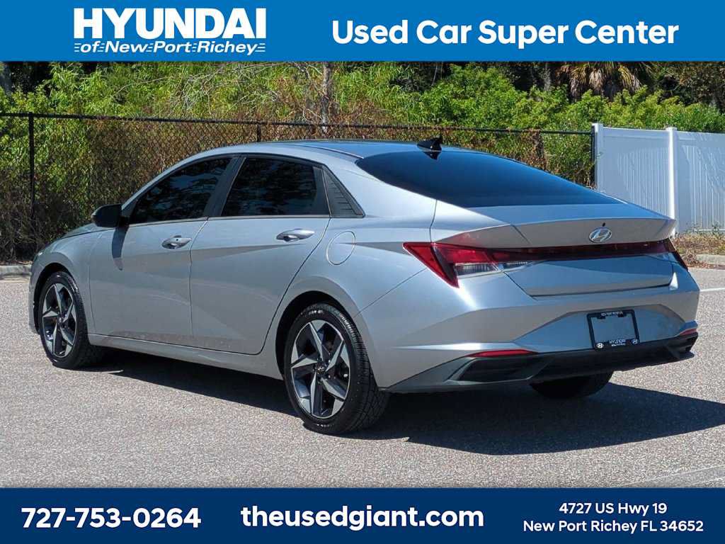 Certified 2023 Hyundai Elantra SEL w/ Convenience Package FWD image 3
