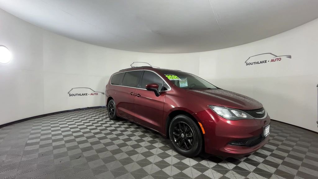 Used 2021 Chrysler Voyager Lxi FWD image 2