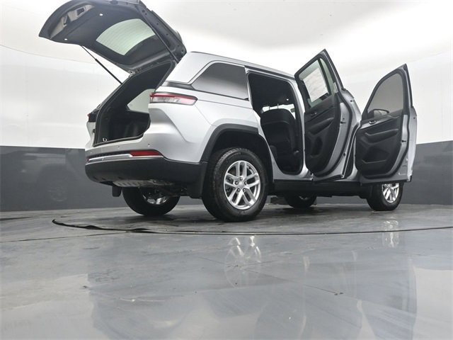 New 2025 Jeep Grand Cherokee Laredo image 51