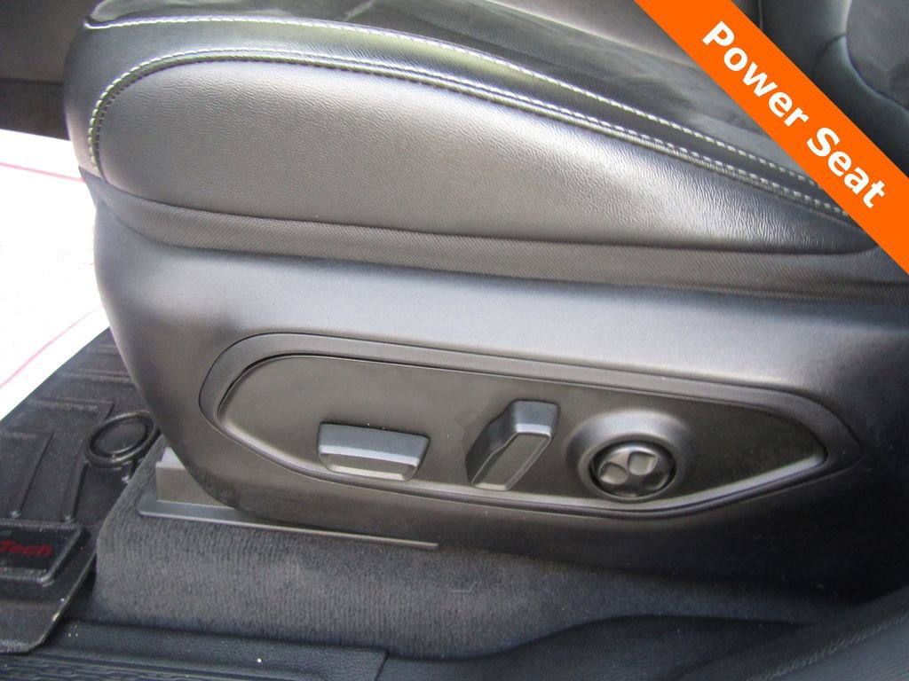 Used 2024 Jeep Grand Cherokee L Laredo image 6