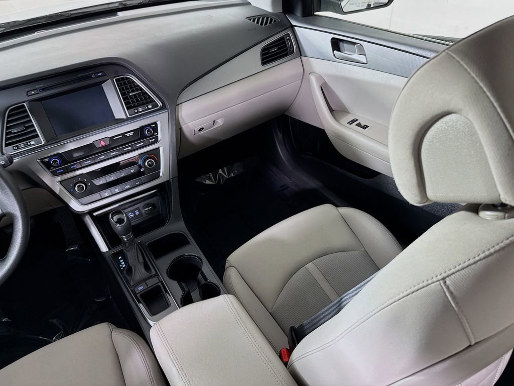 Used 2016 Hyundai Sonata SE image 24
