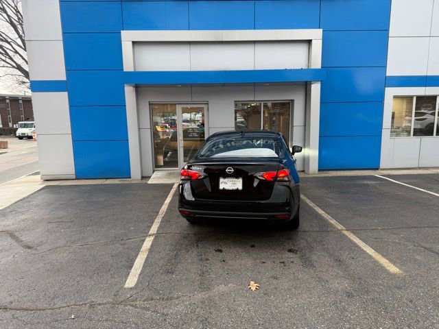 Used 2025 Nissan Versa SV w/ Trunk Package image 7