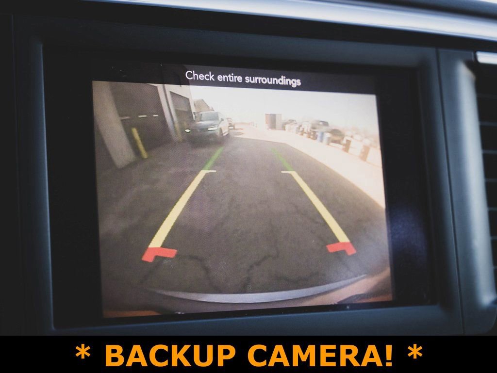 Used 2019 Chrysler Pacifica Touring-L image 3